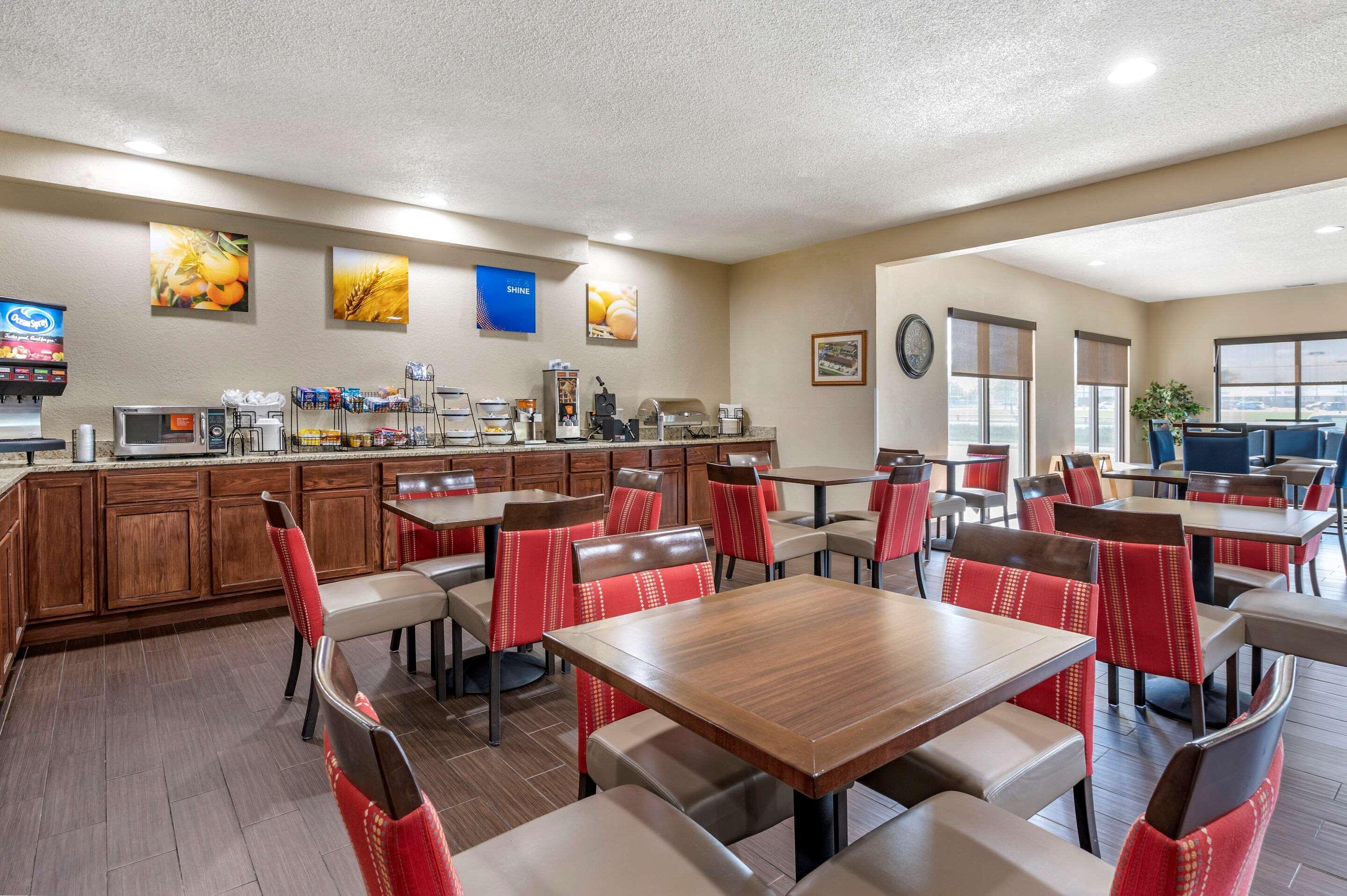 Comfort Inn Near Kokomo Speedway Экстерьер фото